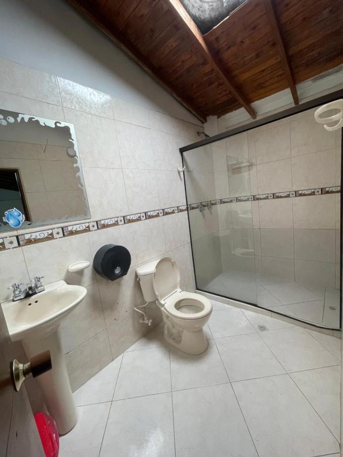 Hotel Brisas Медельин Экстерьер фото