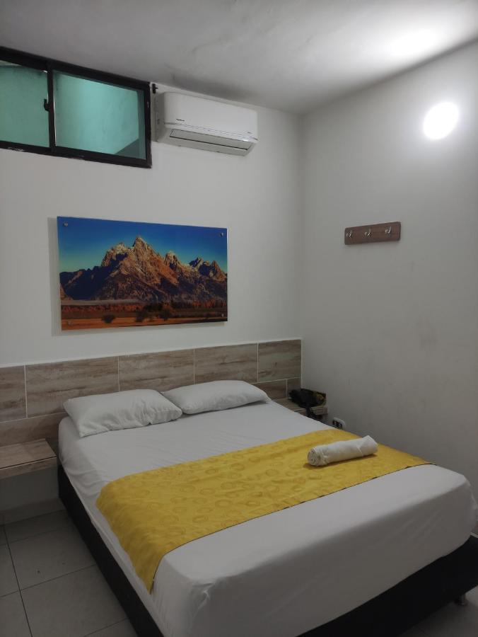 Hotel Brisas Медельин Экстерьер фото