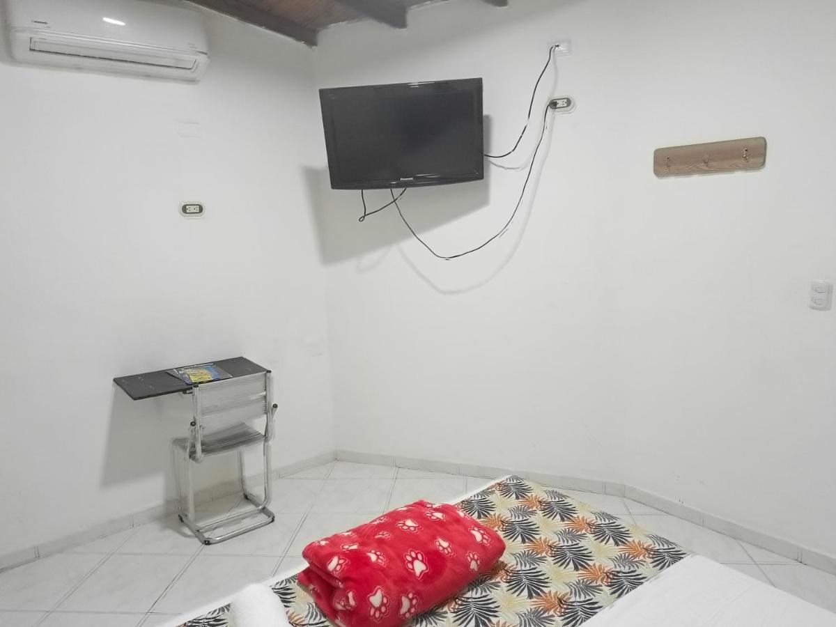 Hotel Brisas Медельин Экстерьер фото