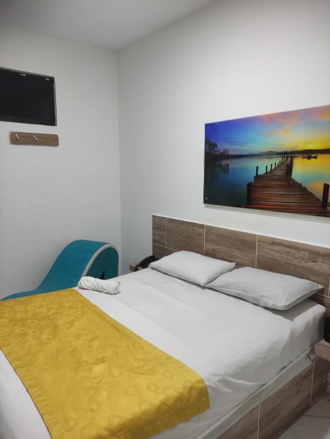 Hotel Brisas Медельин Экстерьер фото