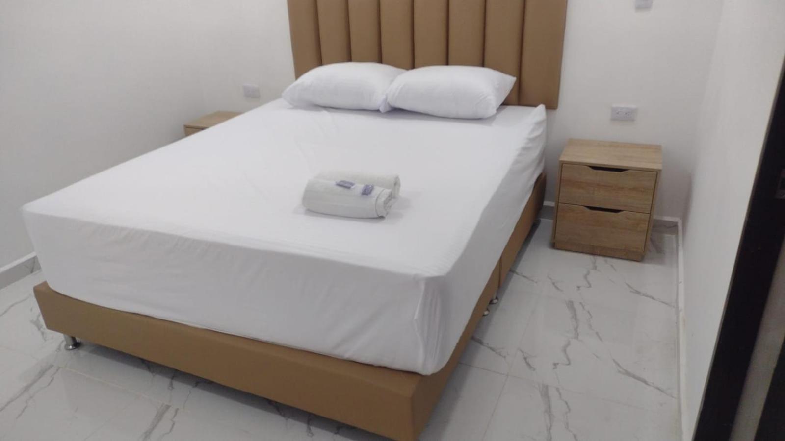 Hotel Brisas Медельин Экстерьер фото